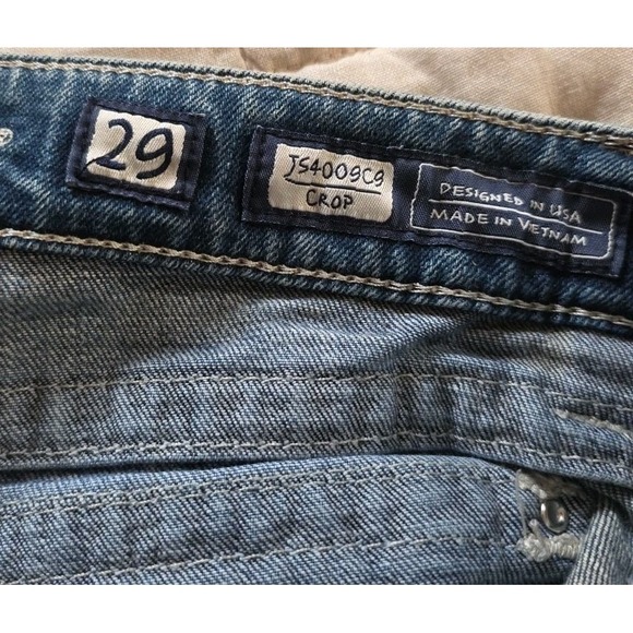 Size 29 Miss Me Jeans Women's Signature Embroidered Capri Flap Pockets Bling EUC - Picture 4 of 11